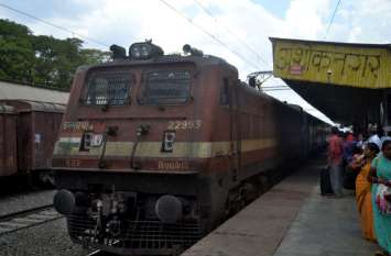 guna passenger train : 990 percent of the train taps disappear guna passenger train : चार चक्कर लगाने वाली गुना पैंजसर की 90 फीसदी टोंटियां गायब, यात्री बोले 3 माह से यही हाल