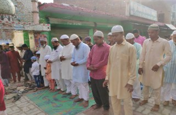 bakreed celebration in balrampur शांतिपूर्ण माहौल में अदा हुई बकरीद की नमाज़, देश की अखंडता और एकता के लिये मांगी गई दुवाएं