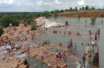 Bassi Dam overflow, lot of tourists reached there छलका बस्सी बांध, उमड़ा पर्यटकों का सैलाब
