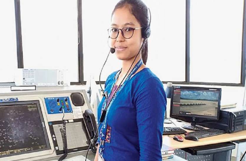 Bipasha is firsrt woman ATC at Agartala Airport सच किए बचपन के अरमान, मुट्ठी में कर दिखाया आसमान
