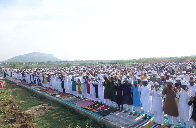 Eid-ul-Juha festival celebrated खुदा की बारगाह में सजदा