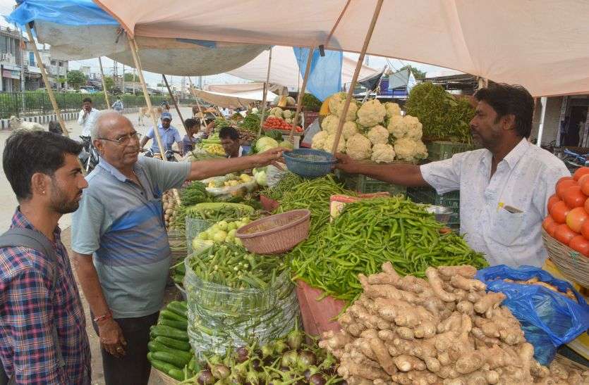 Vegetables and fruits became cheaper due to good arrivals अच्छी आवक के कारण सस्ती हुई सब्जियां, फल भी गिरे