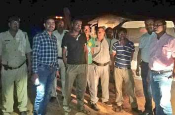 Illegal mining of Murum caught in Dongri, dumper along with JCB seized Illegal mining of Murum caught in Dongri, dumper along with JCB seized