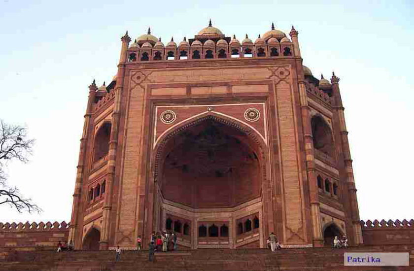 Fatehpur Sikari हिंदू-मुस्लिम वास्तुशिल्प के मिश्रण का बेजोड़ उदाहरण है फतेहपुर सीकरी, जानिए 10 रोचक तथ्य