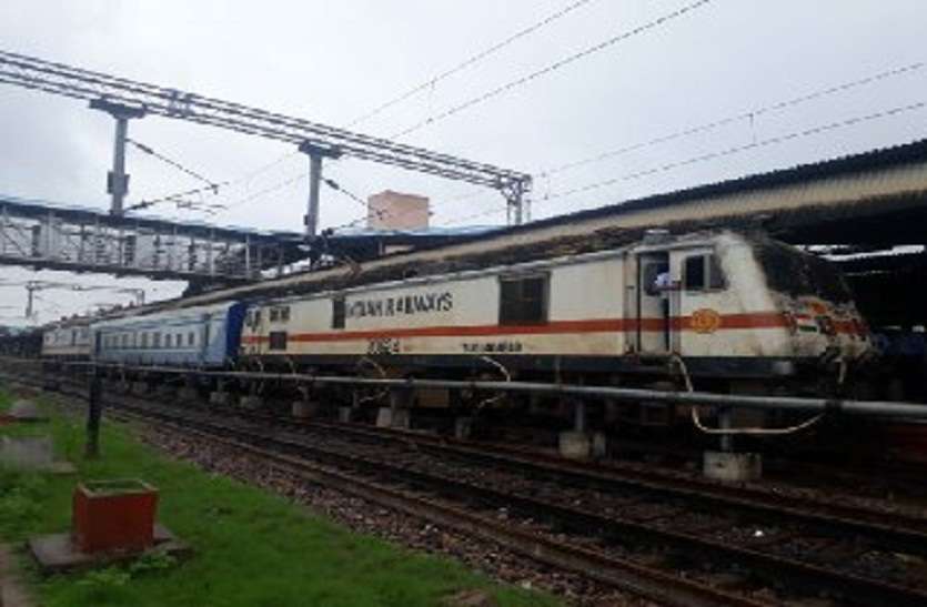 Trains will soon run at speed of 160 km per hour on Delhi-Mumbai route अब दिल्ली दूर नही, मुम्बई से दिल्ली केवल 12 घण्टे में पहुचेंगे,160 की स्पीड से दौड़ेंगी ट्रेनें