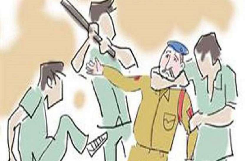 kolkata Police helpless in this State : इस राज्य में पुलिस बेबस, 3 थाने पर हमले