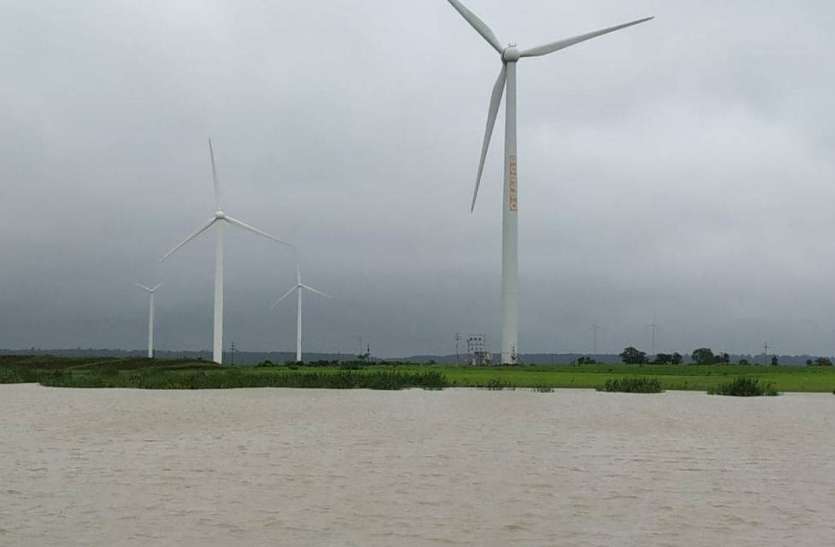 pratapgarh खुला मौसम तो मिली राहत, लगातार बारिश से नुकसान