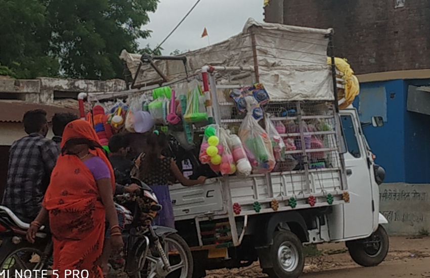 New way to sell sports toy खेल खिलौना बेचने का नया तरीका