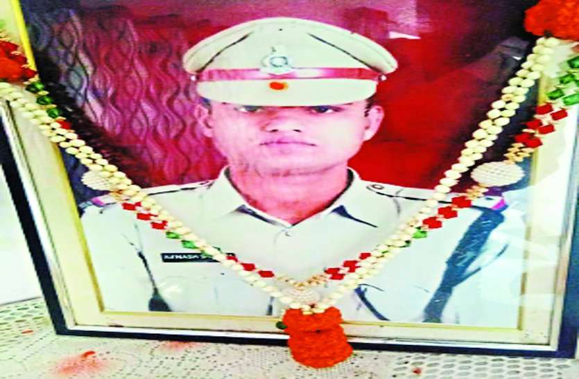 indian martyrs family in bad condition हिट लिस्ट में था मेरा बेटा, फिर भी 4 साल से एक ही थाने में रखा, ट्रांसफर करते तो आज ये दिन नहीं देखना पड़ता