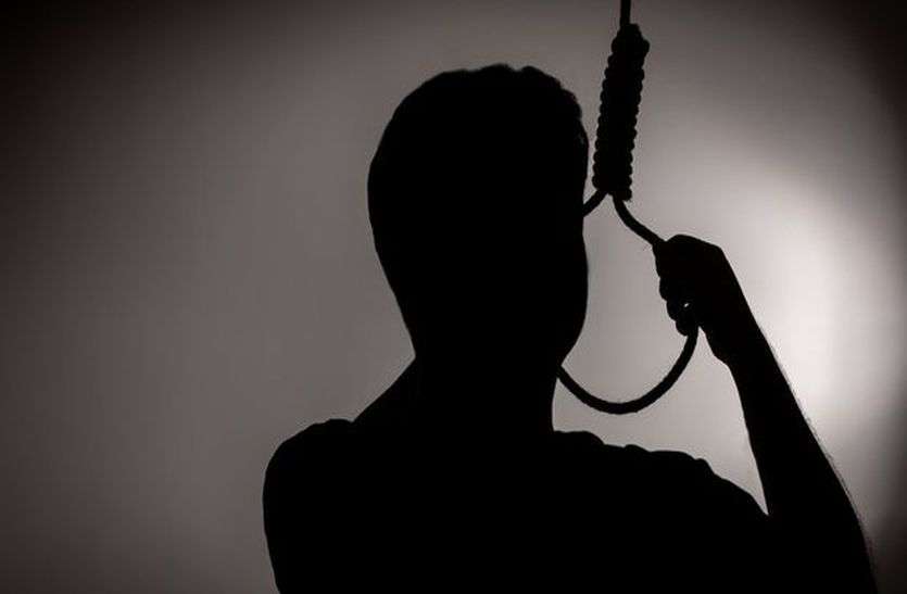 Suicide case in Bilaspur: Young man tried to commit suicide by hanging ऊपर से नहीं आया था बुलावा और युवक देने चला था जान, जहर पीकर देख लिया, फांसी पर झूल गया लेकिन...