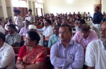 Information about higher education in the workshop कार्यशाला में उच्चशिक्षा के बारे में दी जानकारी