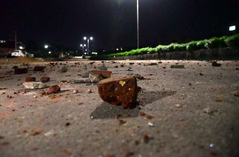 Tension in Jaipur राजधानी में फिर तनाव! जयपुर के गंगापोल इलाके में पथराव, पुलिस ने उपद्रवियों को खदेड़ने के लिए किए हवाई फायर