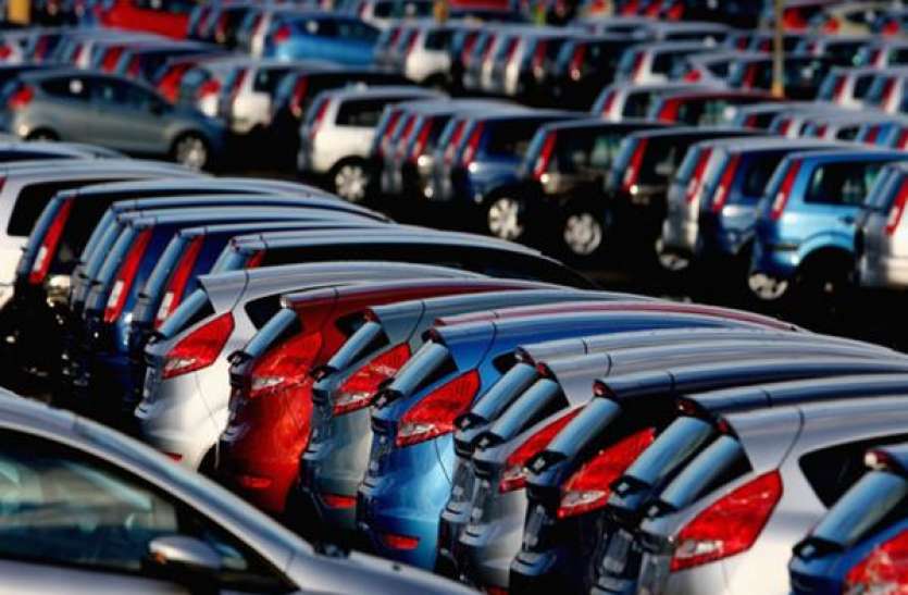 Auto Sector कारों और दुपाहिया वाहनों की बिक्री में सदी की सबसे बड़ी गिरावट