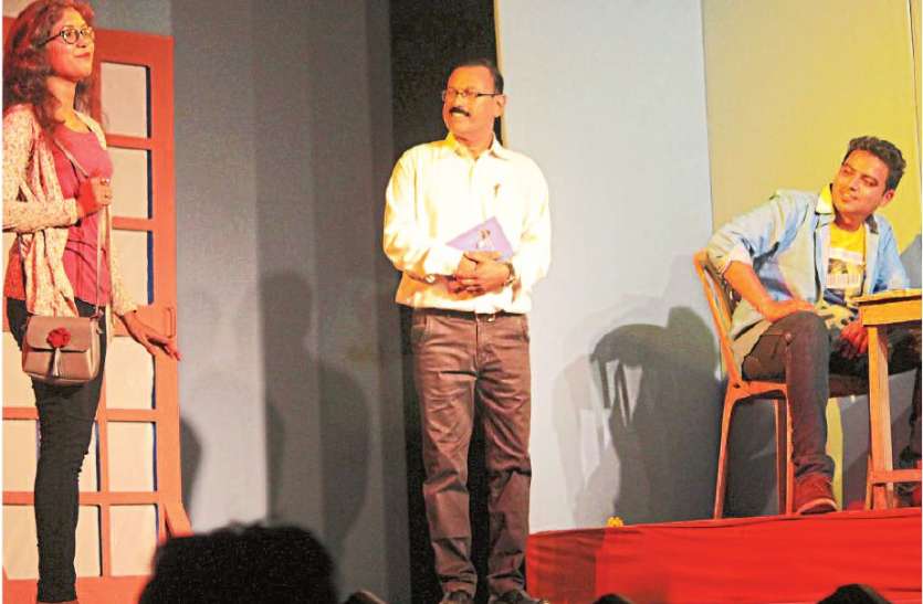 Marathi Drama परिस्थितियों ने खत्म किया अहंकार