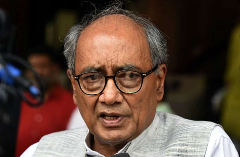 Digvijaya Singh दिग्विजय अपना चेहरा पाकिस्तान में देखना चाहते हैं, वो जितना बोलेंगे- भाजपा का वोट बढ़ेगा: रविशंकर प्रसाद