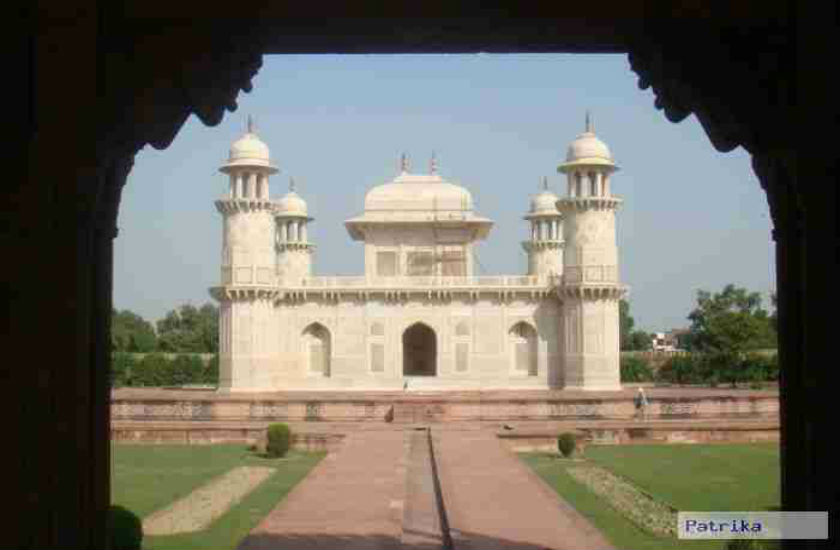 Itmad ud daula धवल संगमरमरी इमारत का वो स्मारक जिसे कहते हैं