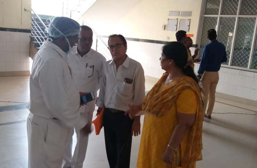 amritkaur hospital inspection Amritkaur Hospital: यहाँ की सफाई देख कर हुए नाखुश