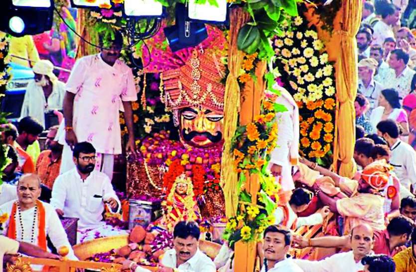indore भूत-प्रेतों के साथ दर्शन देने निकले महादेव, जम्मू-कश्मीर के संत ने दिया भक्तों को आशीर्वाद
