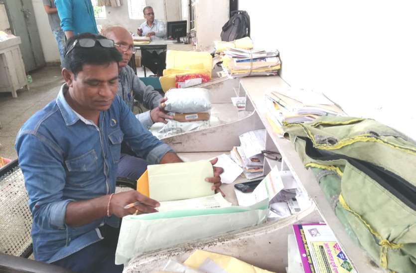 Could not send rakhi to brothers posted in Kashmir कश्मीर में तैनात भाईयों को राखी नही भेज पाई बहने
