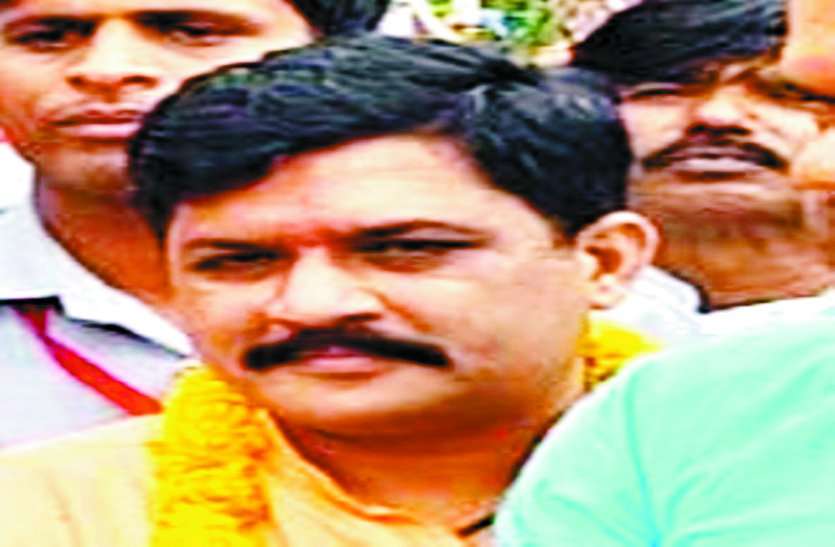 kp yadav सांसद बोले: मंत्री-विधायक कर रहे सत्ता का दुरुपयोग, भाजपा कार्यकर्ताओं को कर रहे हैं प्रताडि़त