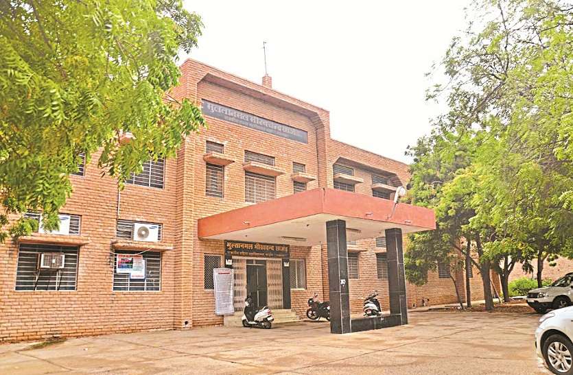 Student union election छात्रसंघ चुनाव : कहीं शून्य तो कहीं 50 प्रतिशत बने परिचय पत्र