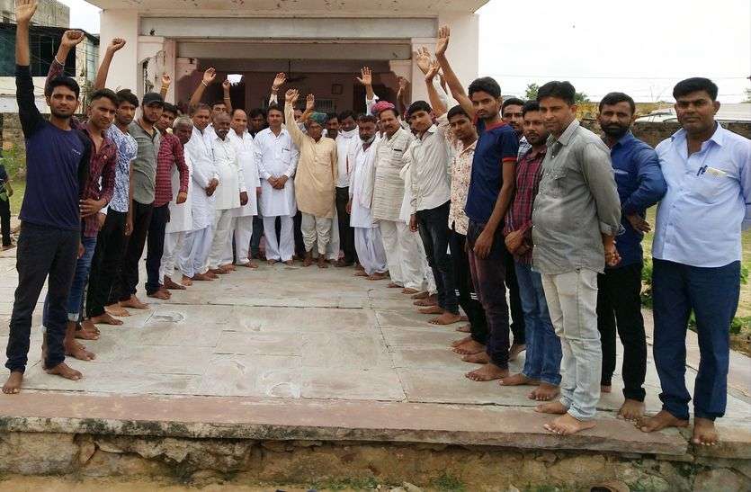 Veer Gurjar Hostel निवाई अधिशासी अधिकारी के विरुद्ध लिया निंदा प्रस्ताव