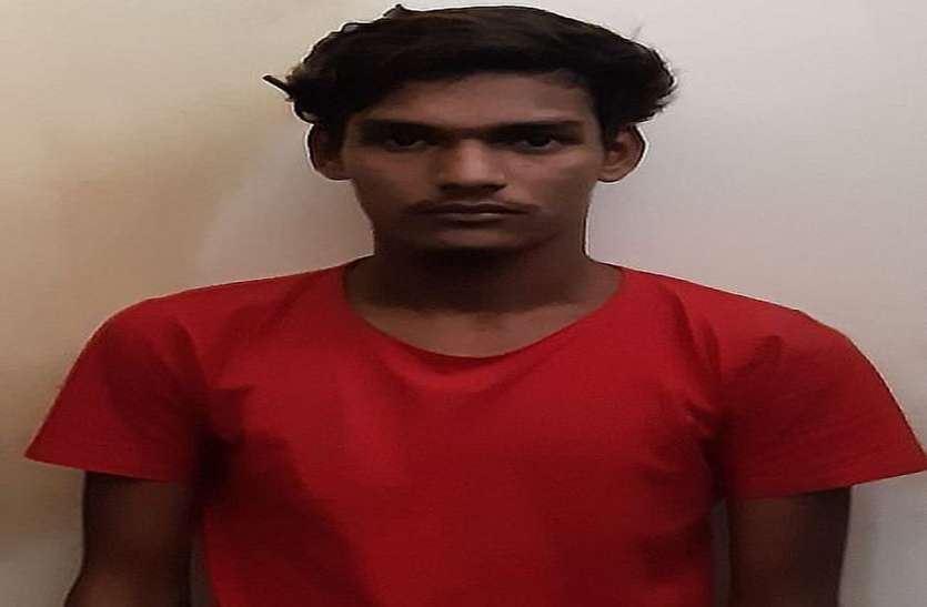 patrika घर में घुसकर मोबाइल चुराया