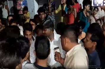 Robbery of five lakhs rupees from shopkeeper in dausa Dausa News : घर लौट रहे दुकानदार से 5 लाख रूपये से भरा बैग लूटा, वारदात के बाद लोगों में फैला आक्रोश