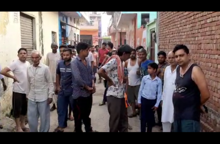 mzf धार्मिक स्थल के सामने पड़े मिले मांस के टुकड़े, जांच हुई तो 'इसका' नाम आया सामने, देखें वीडियो