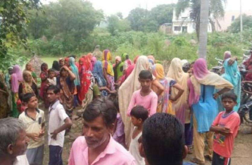 bijnor बकरीद के मौके पर मंदिर के पास मिला कुर्बानी का अवशेष