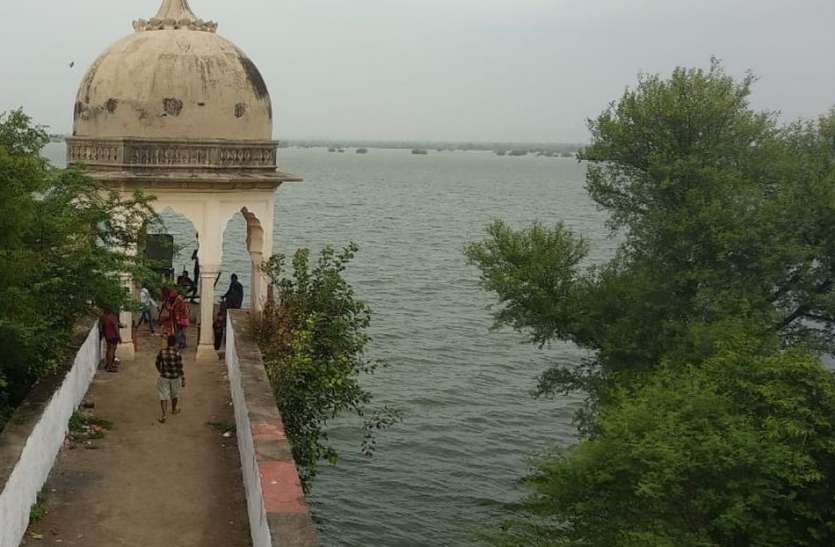 दौसा में चौरफा जोरदार बारिश, मोरेल पर 4 व नांगल में 3 इंच बरसा पानी दौसा में चौतरफा जोरदार बारिश, मोरेल पर 4 व नांगल में 3 इंच बरसा पानी