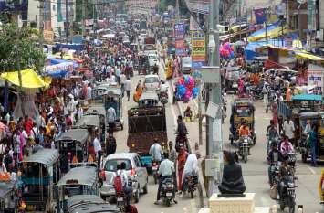 Rakshabandhan festival today: market buzzed, buyers gathered रक्षाबंधन का पर्व आज : बाजार हुए गुलजार, खरीददार उमड़े