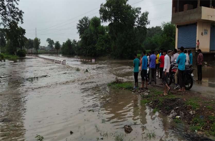 Patwari did not reach to take stock on the light even after heavy rains भारी बारिश फिर भी हल्कों पर जायजा लेने नहीं पहुंचे पटवारी, पढ़ें खबर