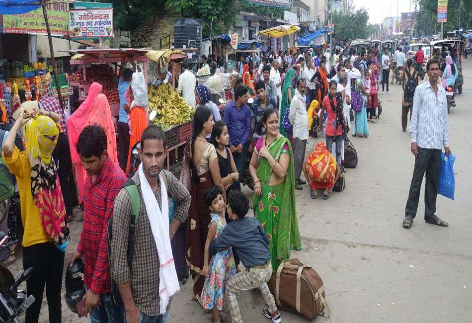 रक्षाबंधन का पर्व आज : बाजार हुए गुलजार, खरीददार उमड़े