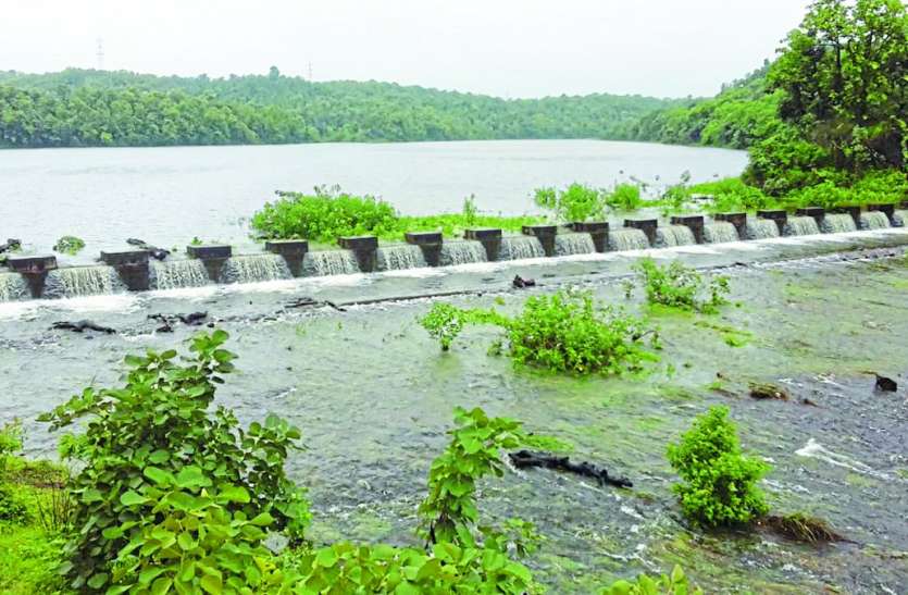 chhindwara लगातार बारिश से डैम में ये जलभराव देगा आपको मुस्कान..जानिए
