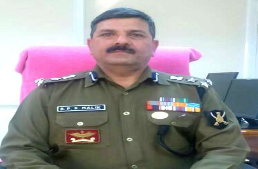 BSF DIG RPS Malik रावघाट में नक्सलियों को खदेडऩे वाले BSF डीआईजी मलिक को राष्ट्रपति पुलिस पदक