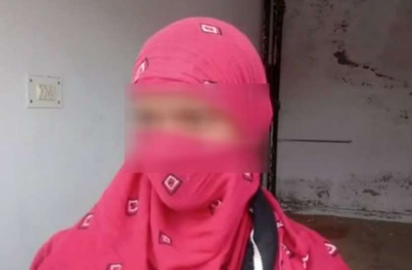 School Teacher कक्षा छह की छात्रा का दर्दभरी दास्तान- सर ने मुझे पीछे से बाहों में भर लिया और... देखें वीडियो