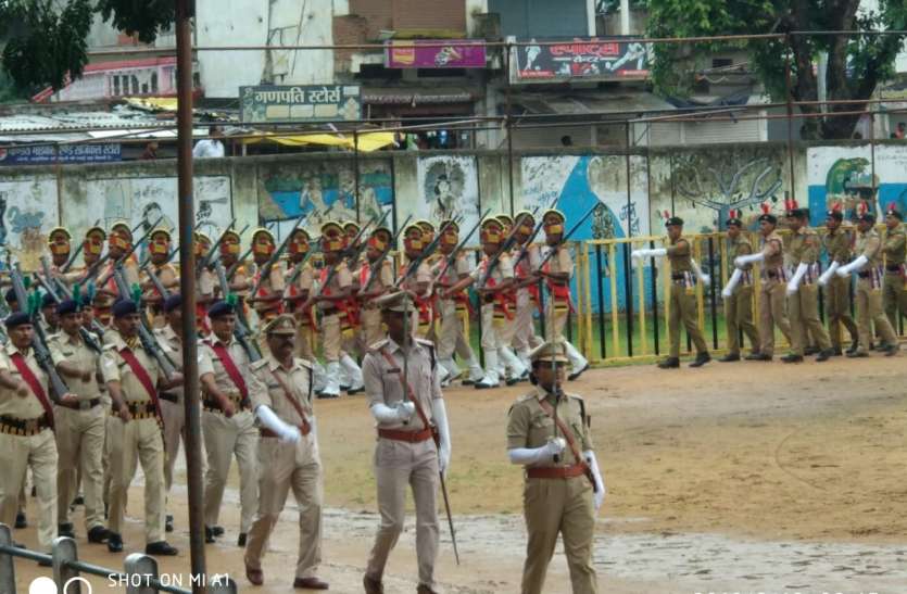 Collector will flag hoisting at the district level program, 15 platoon जिला स्तरीय कार्यक्रम में कलेक्टर करेंगे ध्वजारोहण, 15 प्लाटून दल मार्च पास्ट का बनेगी हिस्सा