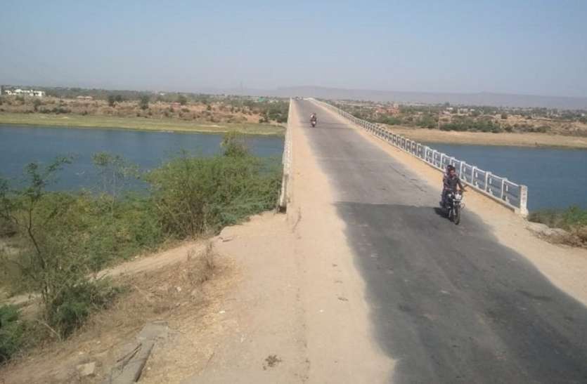 Sheopur News, Sheopur Hindi News, Mp News, Sheopur, Bridge, Sparkling, Chambal River, The rumor पाली पुल के धंसकने की अफवाह से मचा हडक़ंप