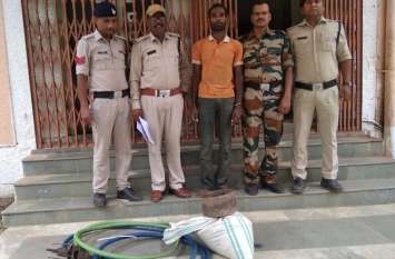 Police arrested an accused for theft चोरी के आरोप में पुलिस ने एक आरोपी को किया गिरफ्तार