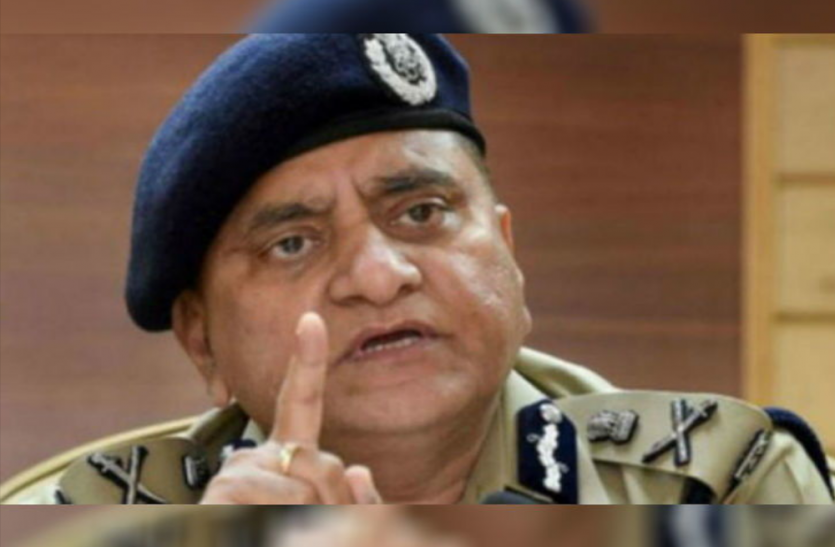 DGP OP Singh on Muslim Namaz and Hindu Arti and Hanuman Chalisa मुस्लिमों की नमाज और हिंदुओं की हनुमान चालीसा को लेकर बड़ा फैसला, डीजीपी ओपी सिंह ने कहा- हम नहीं करने देंगे ऐसा कुछ...