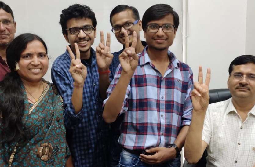 ICAI CA Final Result 2019 ICAI CA Final Result 2019 : सोशल मीडिया से दूरी और बड़े भाई से मिली प्रेरणा ने बनाया ऑल इंडिया टॉपर