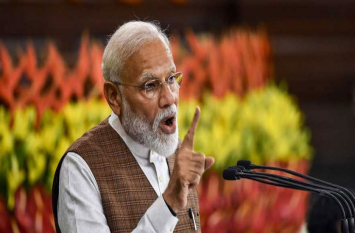People opposing Article 370 sympathize with terrorism: PM Modi जम्मू-कश्मीर पर PM मोदी का बयान- आर्टिकल 370 का विरोध करने वाले रखते हैं आतंकवाद से सहानुभूति