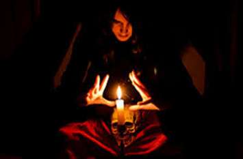 Husband murdered his wife on suspicion of witchcraft जादू-टोना करने के शक में पति ने कर दी पत्नी की हत्या, फिर आत्महत्या करने के लिए खा लिया कीटनाशक