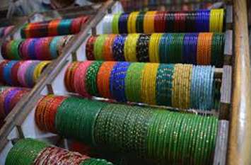 Green glass bangles made in Firozabad will be sold in Kashmir पहली बार कश्मीरी महिलाओं के हाथों में खनकेंगी फिरोजाबाद के 'हरे कांच की चूड़ियां',ये है बड़ी वजह