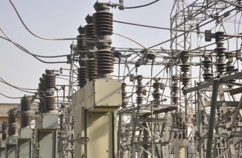 2-man-dead-in-sitapur-electricity-line-on-tractor विधुत विभाग की लापरवाही से उजड़ी दो परिवारों की खुशियां, त्यौहार के दिन घरों में छाया मातम का माहौल, मचा कोहराम