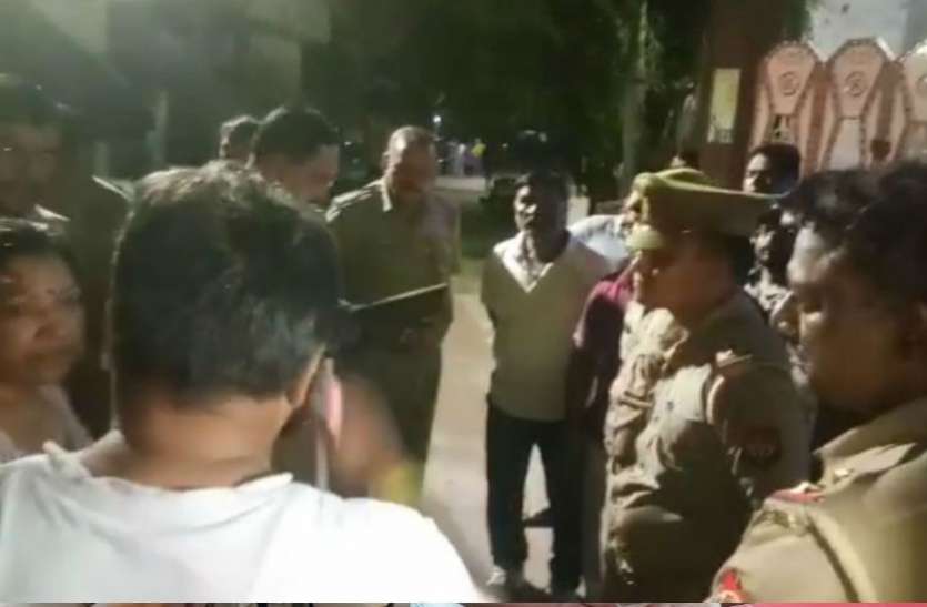 firing फिरोजाबाद में बाइक सवार बदमाशों ने फैक्ट्री मालिक पर की फायरिंग, सीसीटीवी में कैद हुई घटना