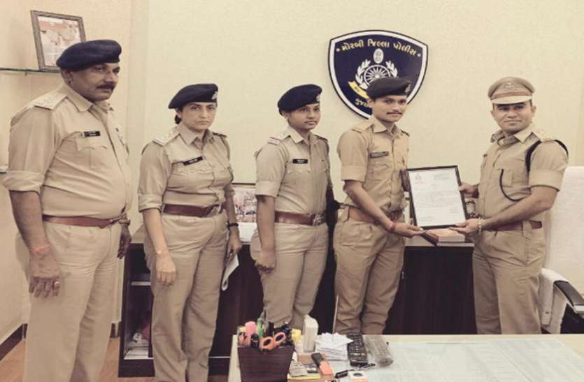 Bravery of policeman in morbi मोरबी : खुद से ज्यादा बच्चियों के जीवन की चिंता थी : जाडेजा