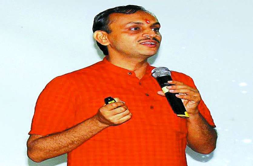 indore 8 लाख स्टूडेंट्स ने अपनाया गांधी के आदर्शों का एनर्जी स्वराज, 10 लाख छात्रों को बनाएंगे सोलर एंबेसेडर