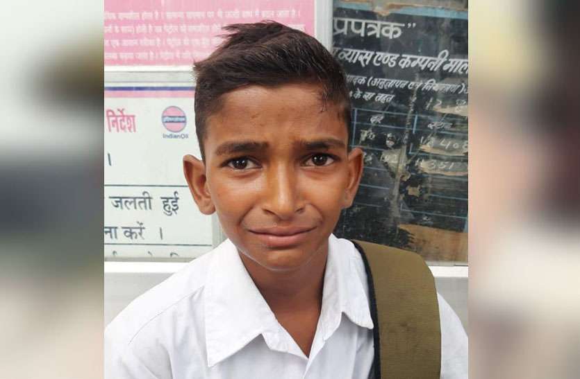attempted-kidnapping-of-student-by-luring-chocolate विद्यालय जा रहे छात्र को चॉकलेट का लालच देकर अपहरण का किया प्रयास